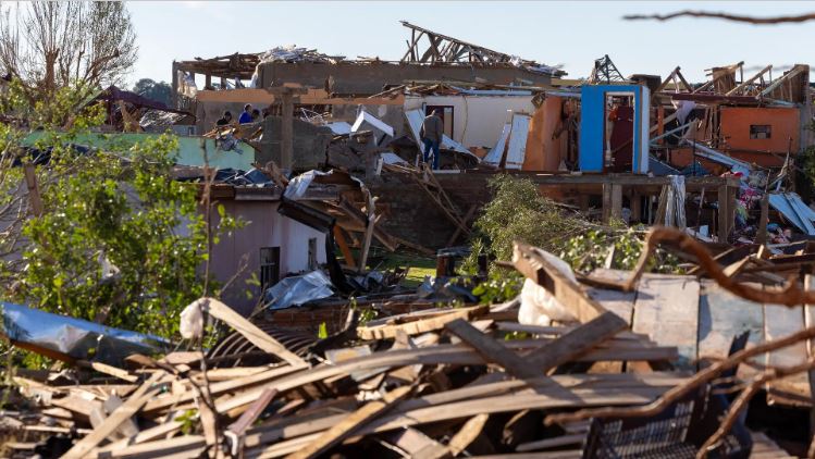 Destruição no Paraná após tornado repercute na imprensa internacional