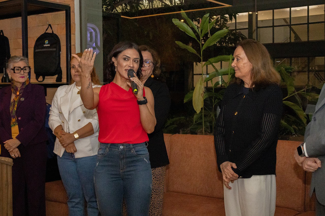 Prefeitura é parceira da Unigran em ação que arrecada água e leite para vítimas de Rio Bonito