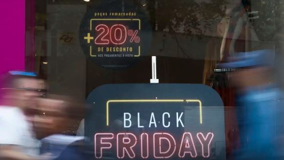 Dicas essenciais para evitar fraudes na Black Friday: Como se proteger de golpes em sites e lojas físicas