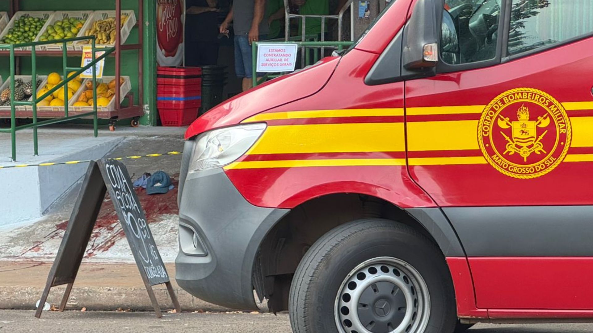 Homem foge de trio armado e é esfaqueado no pescoço em Campo Grande