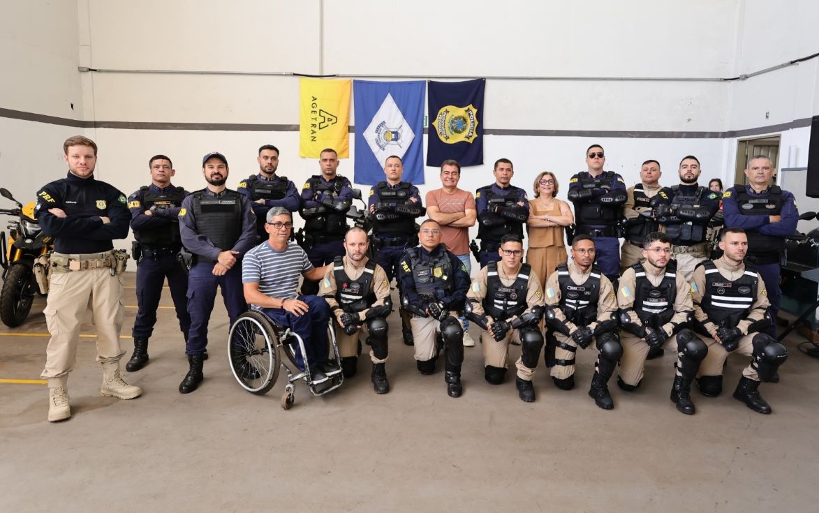 Prefeitura forma agentes de trânsito para atuarem como motociclista batedor