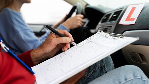 Deputado apresenta Carteira Azul para motoristas com Transtorno do Espectro Autista.