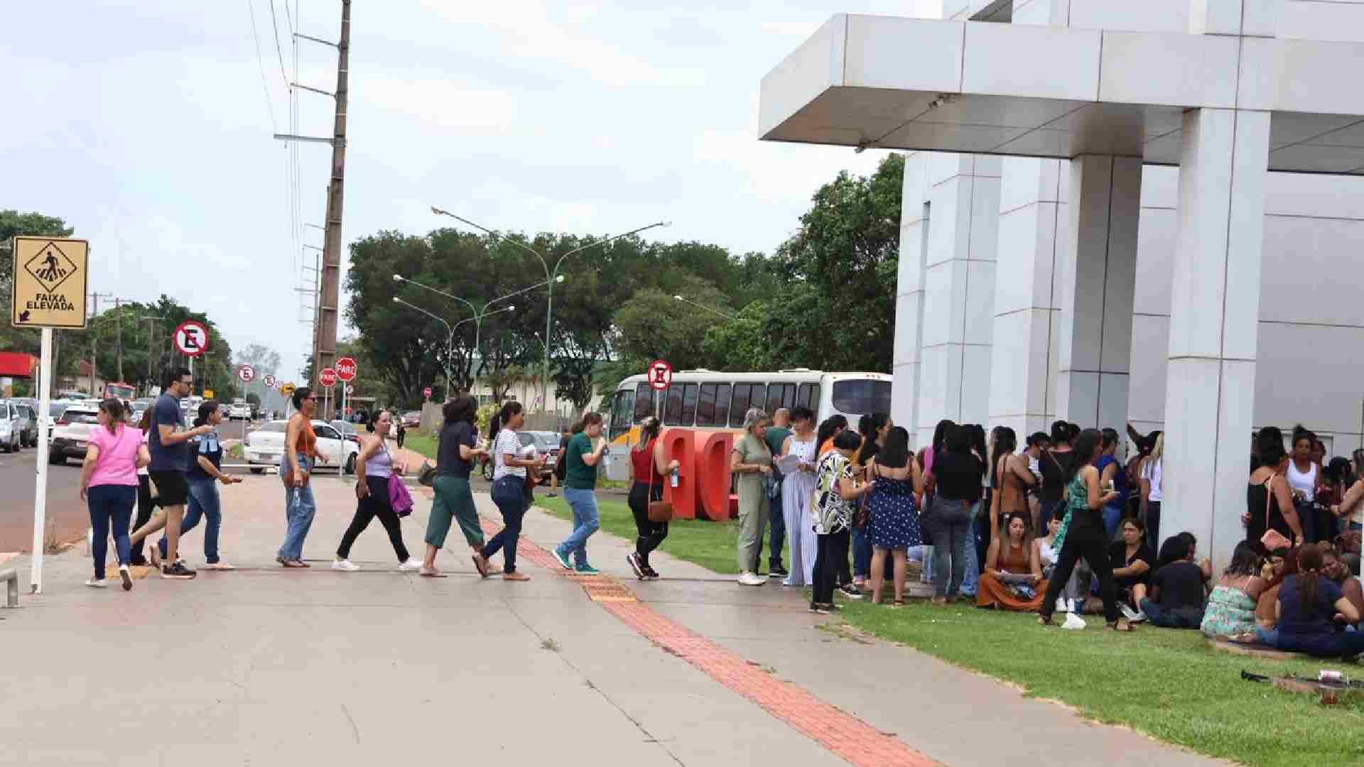 Mais de 30 mil prestam seleção para professores temporários em MS