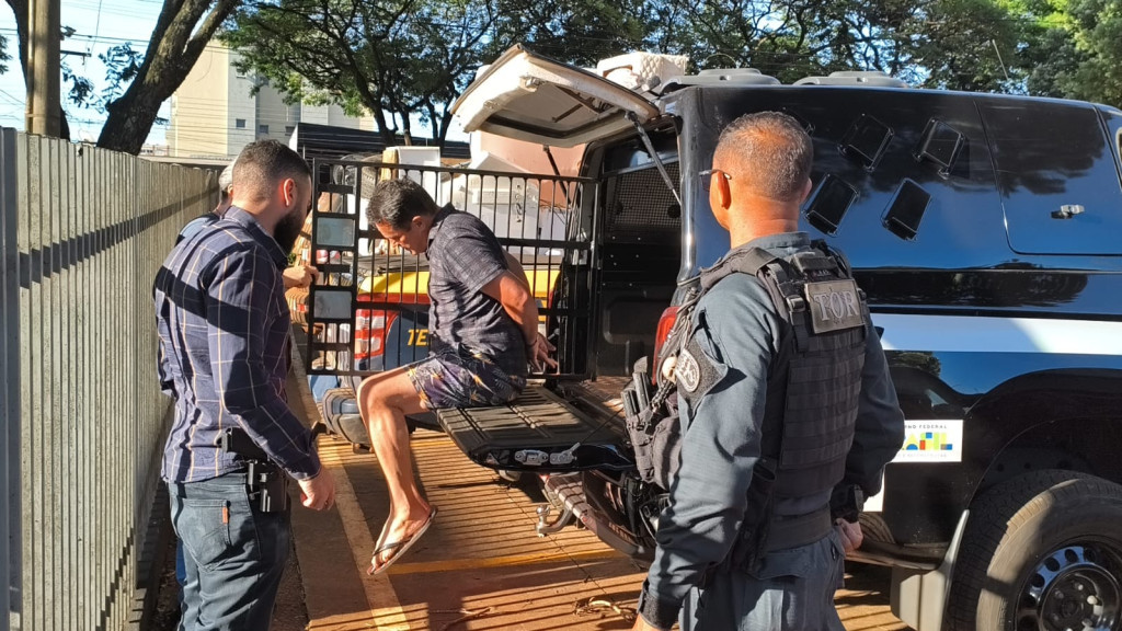 Quase 100 kg de maconha são encontrados escondidos em mudança em Dourados