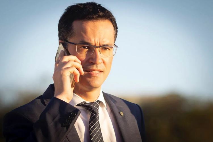 Deltan Dallagnol paga R$ 146,8 mil a Lula por danos morais no caso do PowerPoint