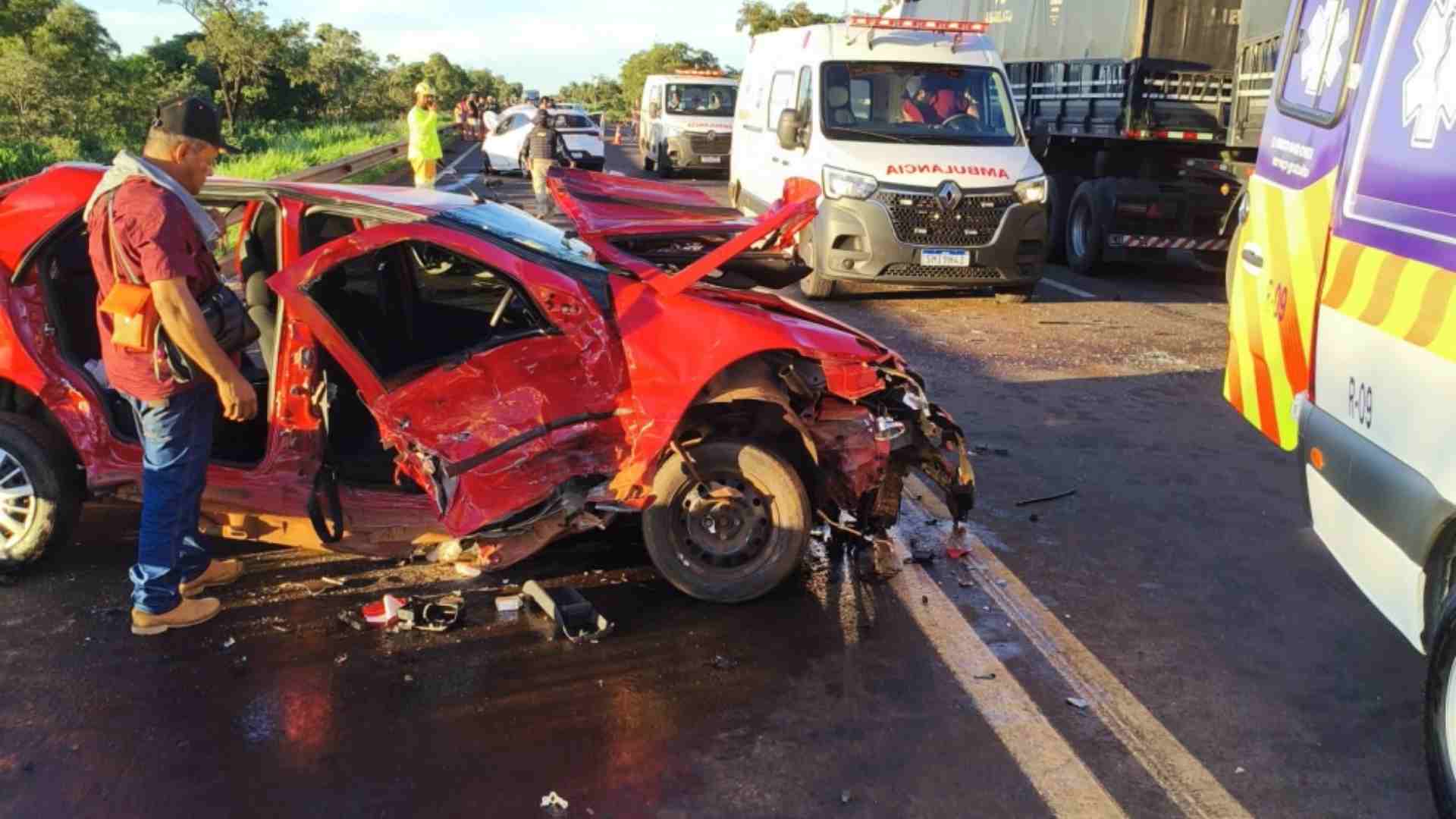 Acidente na BR-163 deixa um morto e 12 feridos em Nova Alvorada do Sul