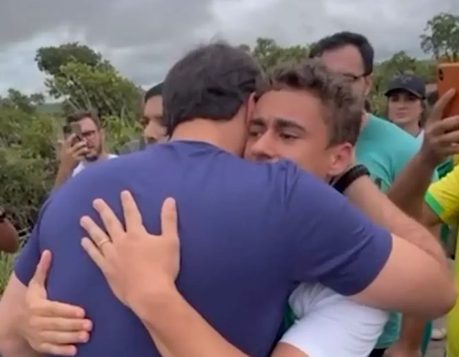 Marcha política reúne deputados e segue para a Capital Federal