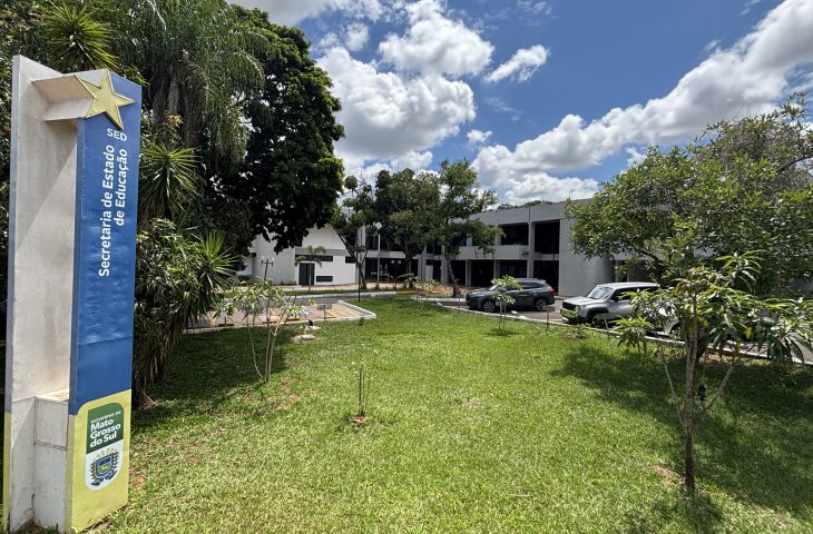 Secretaria de Educação convoca 17 professores aprovados em concurso público para inspeção e posse