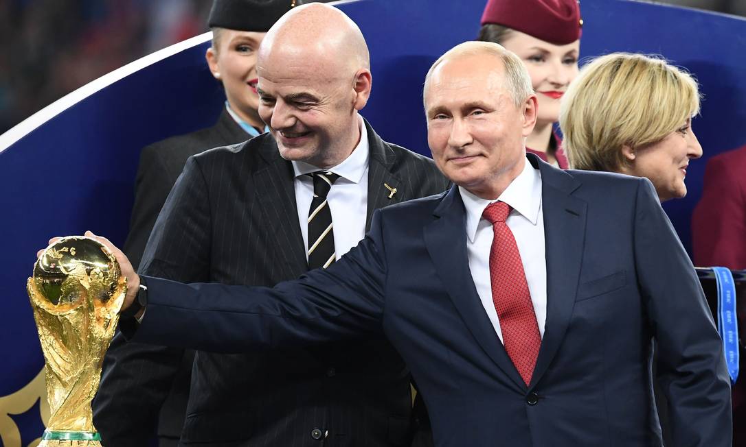 Presidente da Fifa sinaliza possível fim da punição à Rússia