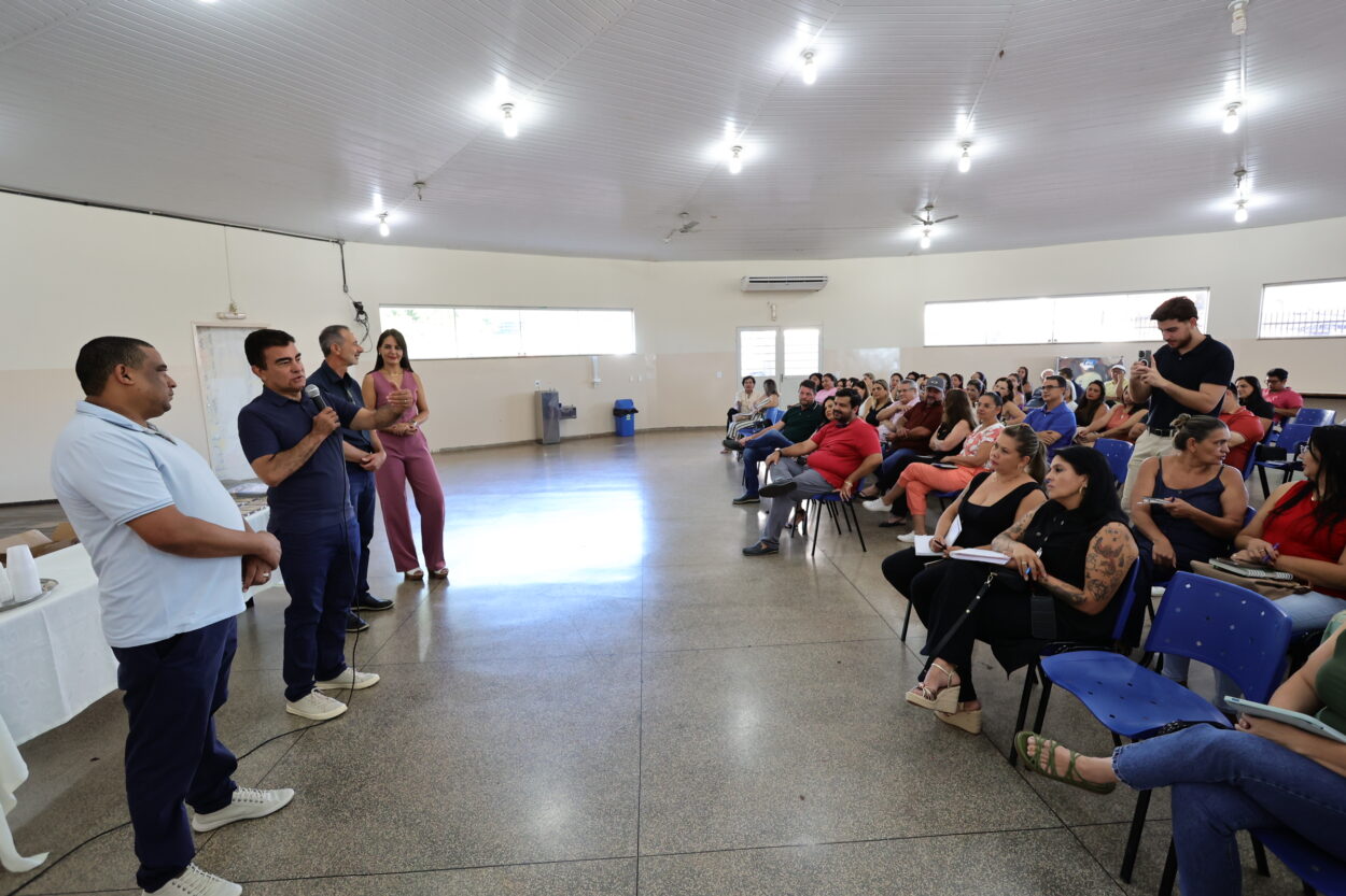 Em encontro com gestores, Marçal Filho confirma reajuste salarial para educadores