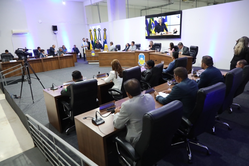 Câmara de Dourados realiza duas sessões nesta segunda-feira