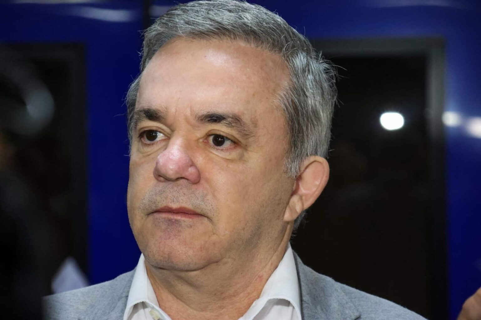 Vander cobra investigação transparente sobre conversas entre Toffoli e banqueiro