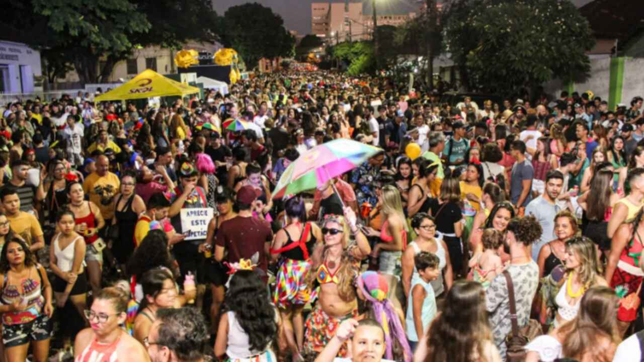 Sol, calorão e pancadas de chuva marcam previsão para o Carnaval na Capital
