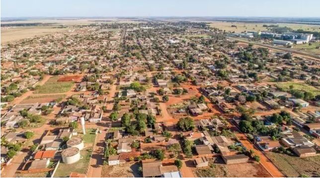 Homem é preso após ameaçar matar filha de 6 anos com faca em MS