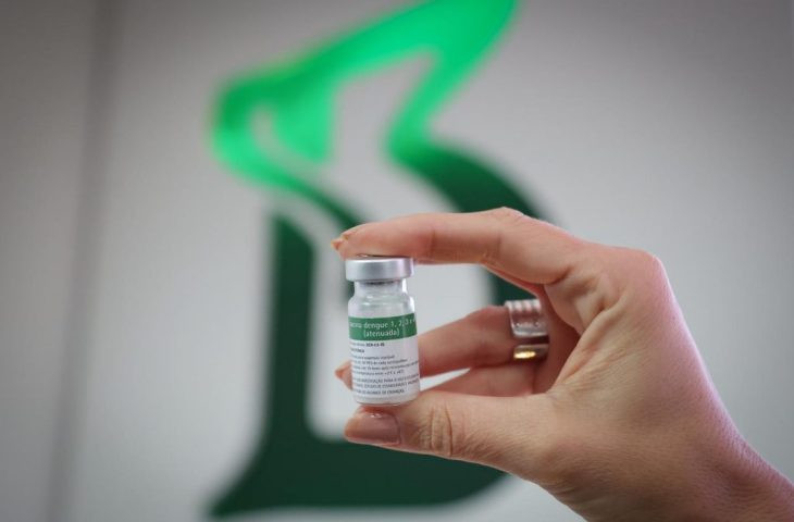 MS inicia vacinação contra dengue com foco em profissionais da saúde