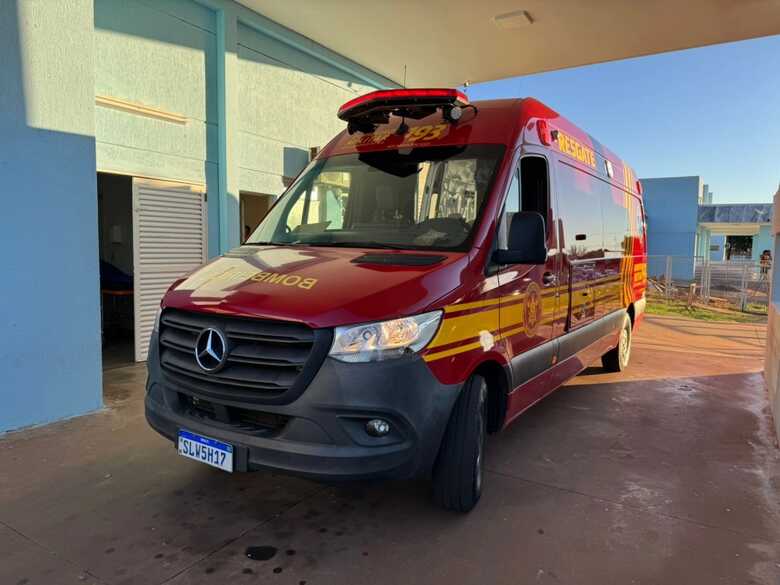 Homem é esfaqueado e suspeito se apresenta alegando legítima defesa em MS