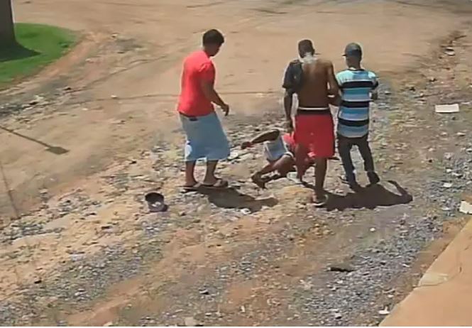 Homem sofre afundamento de crânio após ser espancado por suspeita de furto em Ribas do Rio Pardo.