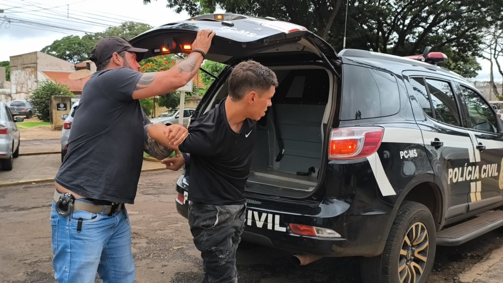 Venezuelano marca encontro e é preso após assaltar mulher em Dourados