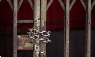 Homem é condenado a mais de 32 anos por torturar e manter família em cárcere em Campo Grande