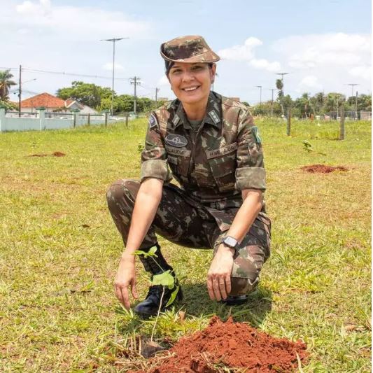 Exército indica primeira mulher para o posto de general na história da Força