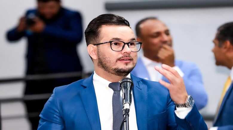 Secretário da Juventude de Campo Grande pede afastamento após denúncia