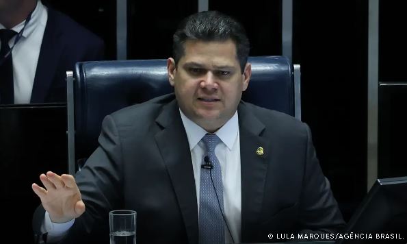 Alcolumbre mantém sessão da CPMI do INSS que quebrou sigilo de Lulinha