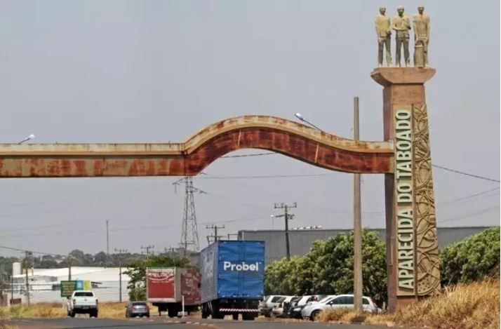 Vizinho é preso após ser flagrado no quarto de adolescente de 12 anos em MS