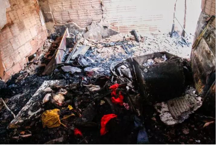 Mulher ateia fogo na própria casa para “pedir ajuda” e acaba presa em Campo Grande