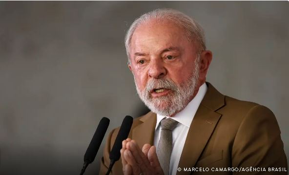 Lula zera imposto e subsidia diesel para conter alta do petróleo