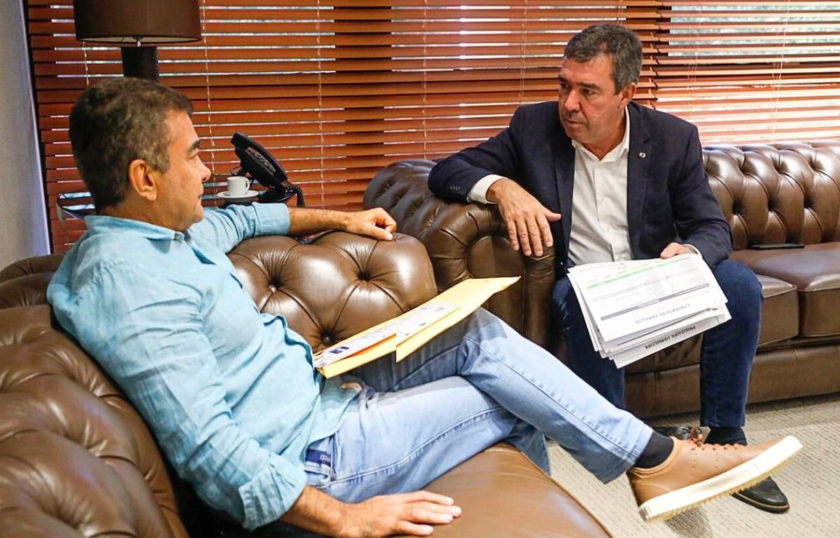 Prefeito se reúne com governador e recebe garantia de recursos para saúde e asfalto