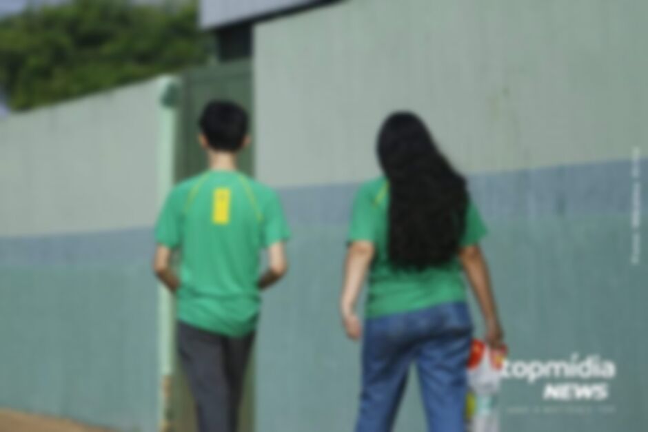 Alunas denunciam coordenador por assédio em escola de Campo Grande