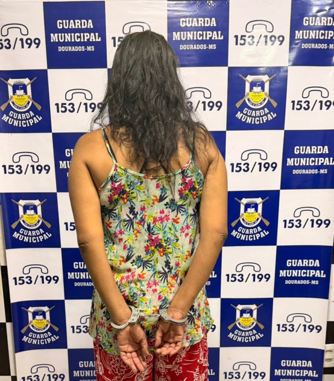 Mulher é presa após agredir mãe idosa e resistir à abordagem em Dourados