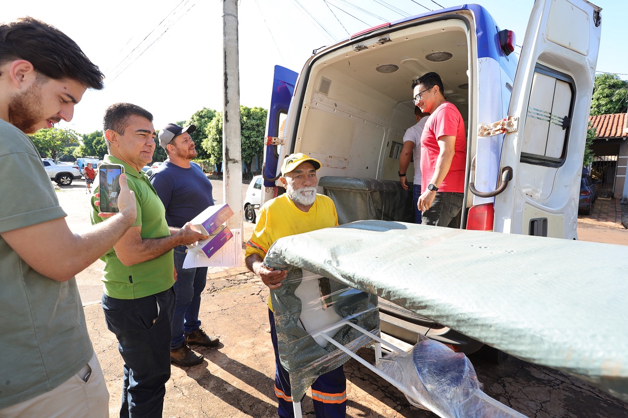 Prefeito entrega equipamentos para UBS do 4º Plano e moderniza ar-condicionado