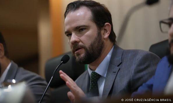 Fazenda pede que Receita Federal automatize declaração anual do IR