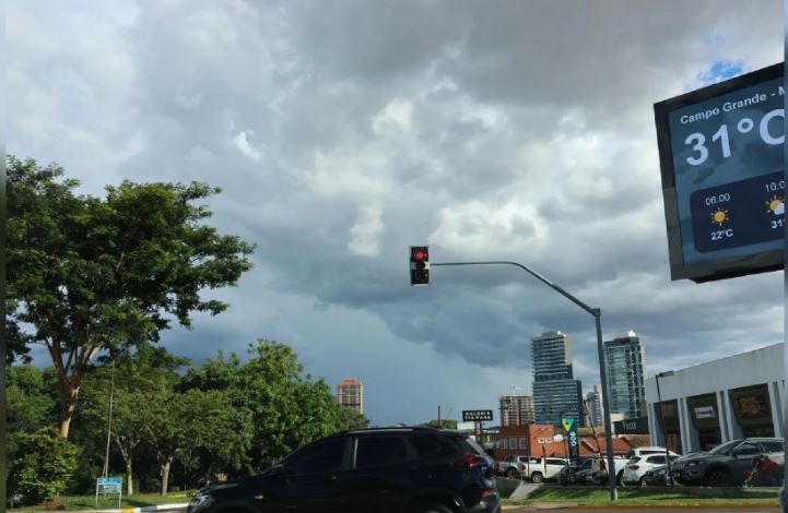 Frente fria avança sobre MS e muda o tempo a partir de terça-feira