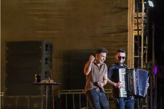 Mesmo com show internacional, Zezé Di Camargo lota parque em Campo Grande