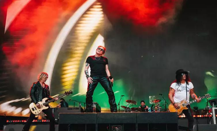 Organizador afirma que atraso em show do Guns N’ Roses foi para facilitar chegada do público