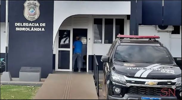 Mãe flagra homem nu dentro de casa em frente à filha de 13 anos em Sidrolândia