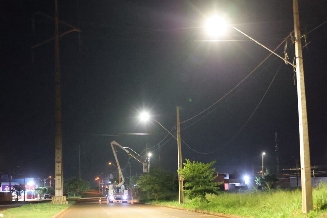 Prefeitura moderniza iluminação pública e disponibiliza aplicativo para população