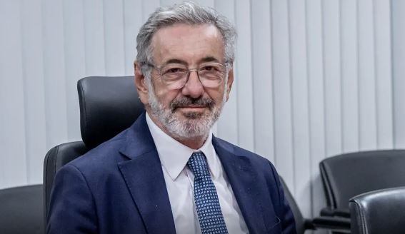 Novo ministro do Desenvolvimento apoia jornada de 40 horas