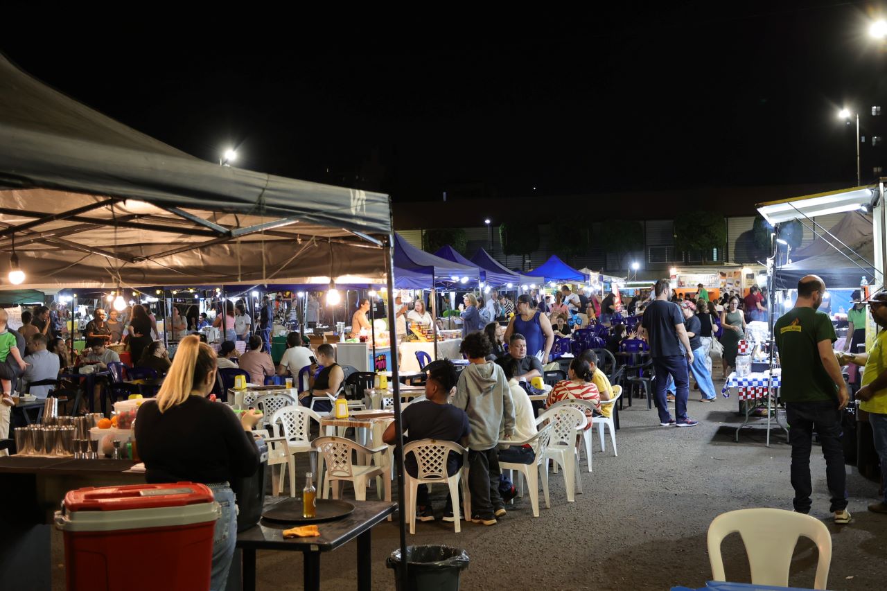 Prefeitura promove capacitação para feirantes e empreendedores de food trucks