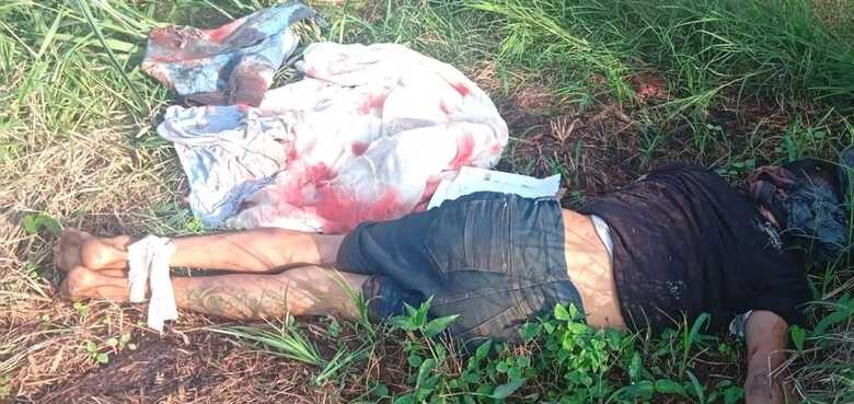 Execução na fronteira: vítima é encontrada com aviso de “não roubar”