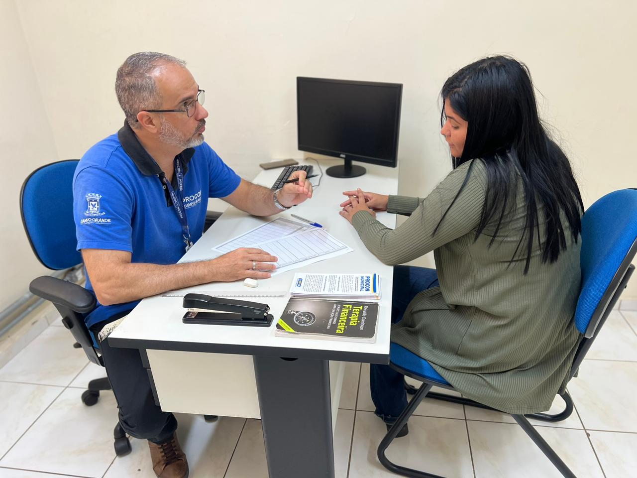 Procon de Campo Grande auxilia moradores na renegociação de dívidas e controle financeiro
