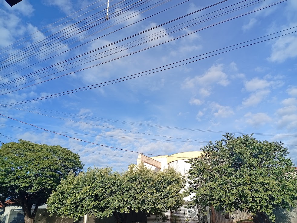 Dourados terá quinta-feira com calor e chance de chuva isolada