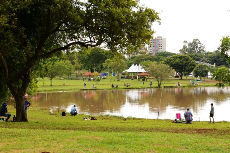 Em homenagem ao trabalhador, prefeito libera pesca no Parque do Flórida no Dia do Trabalho