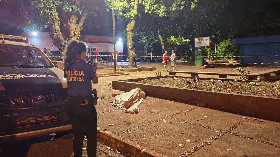 Homem é encontrado morto na Praça Paraguaia em Dourados